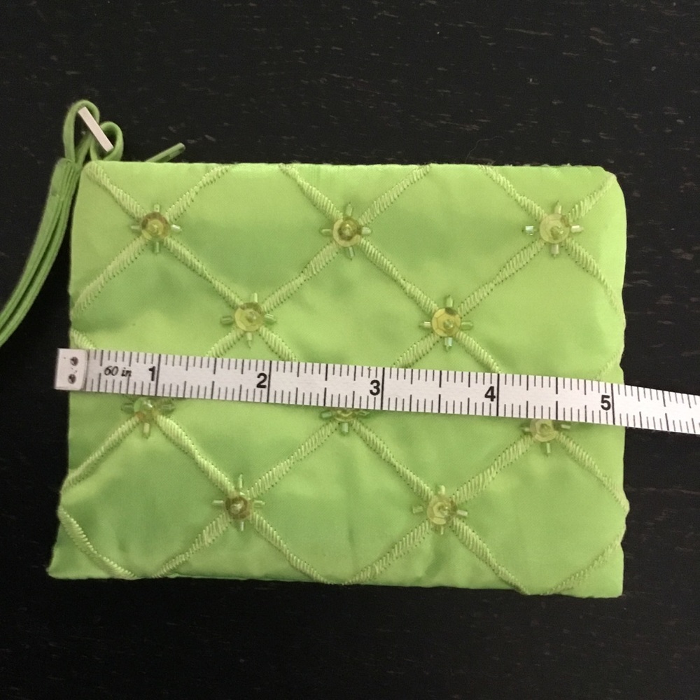 NWOT Bundle of 4 Crossbody/wristlet bags - Picture 3 of 5